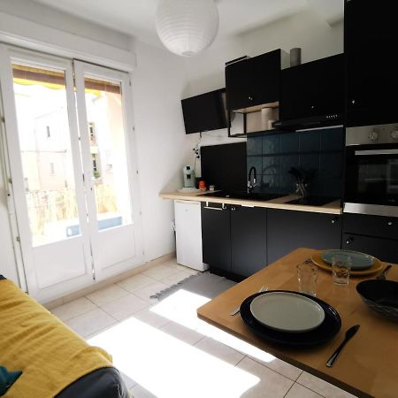 Meze, Charmant Petit Studio Proche Port Exterior photo