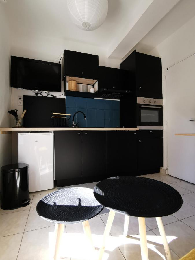 Meze, Charmant Petit Studio Proche Port Exterior photo